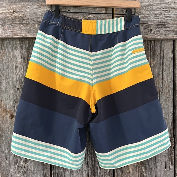 Patagonia Men's Wavefarer Boardshorts Blue Yellow Stripe Zipper Pocket Size 30 - Picture 3 of 5